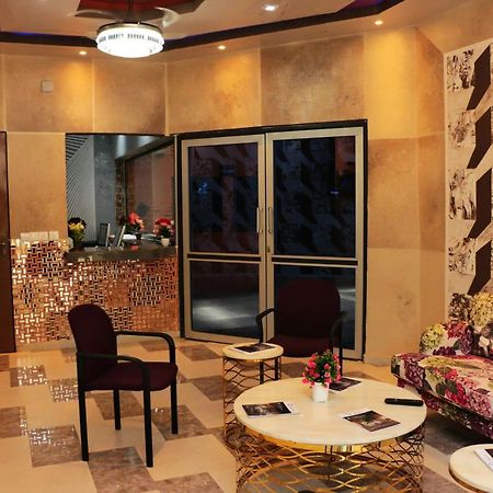 Hotel Laval Abidjan Esterno foto