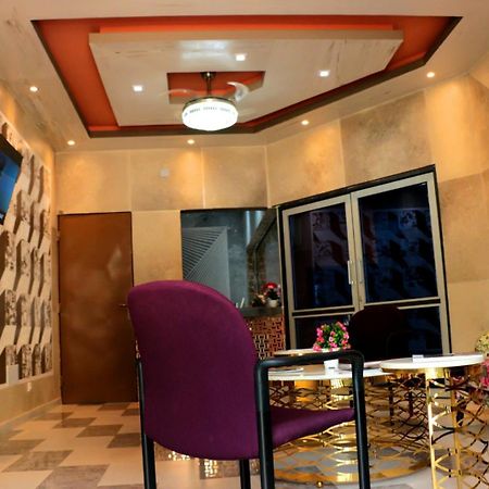 Hotel Laval Abidjan Esterno foto
