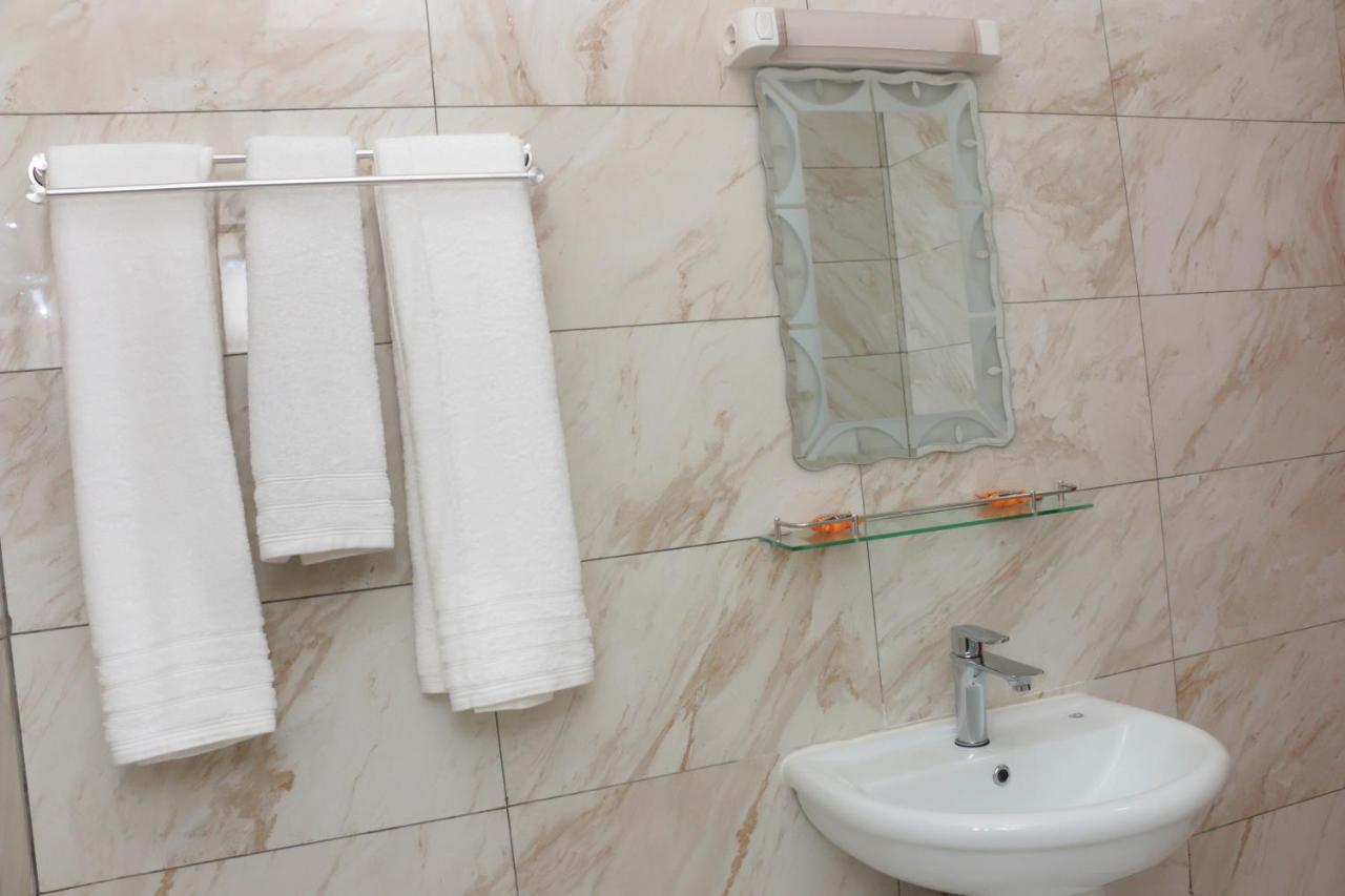 Hotel Laval Abidjan Esterno foto